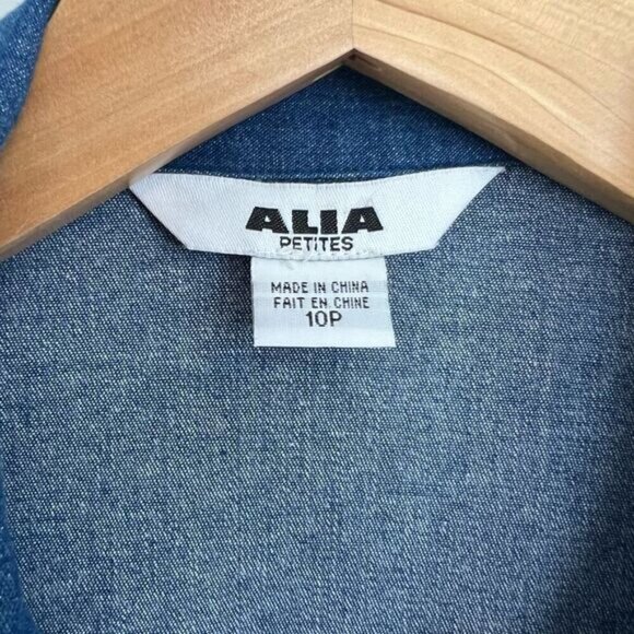 Vintage Allia Petites Women’s 10P Blue Floral Embroidered Button Down Shirt Top - Picture 8 of 10